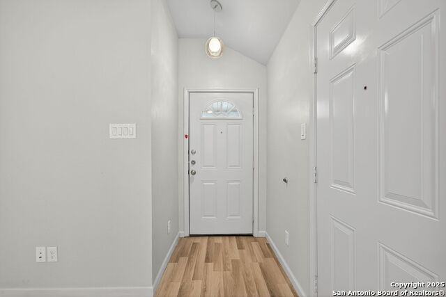 Image 5 of 27 For 6626 Woodstock Dr