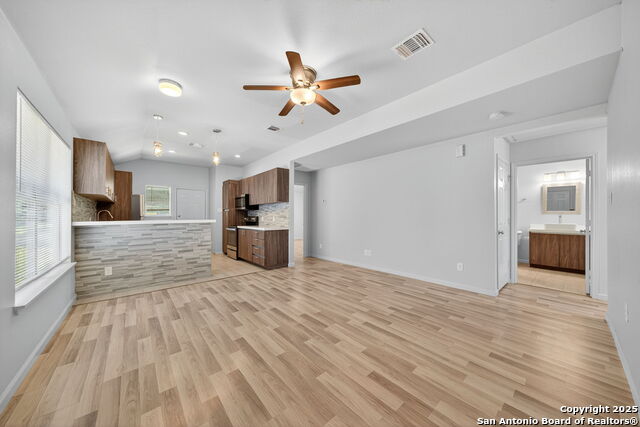 Image 6 of 27 For 6626 Woodstock Dr