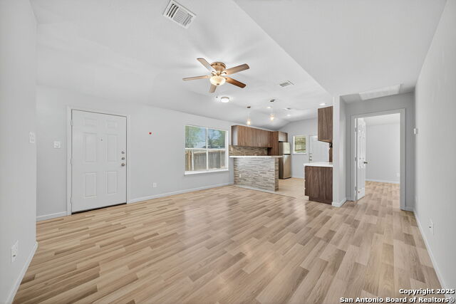 Image 7 of 27 For 6626 Woodstock Dr