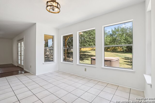 Listing photo id 16 for 16 Marella Dr