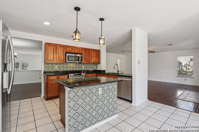 Listing photo id 19 for 16 Marella Dr