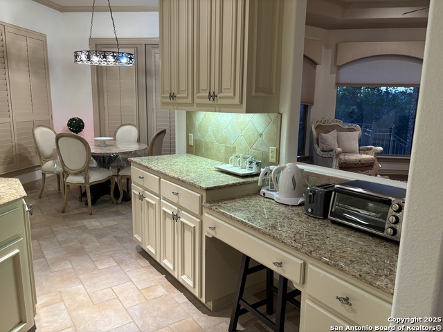 Image 14 of 51 For 131 Westcourt Ln