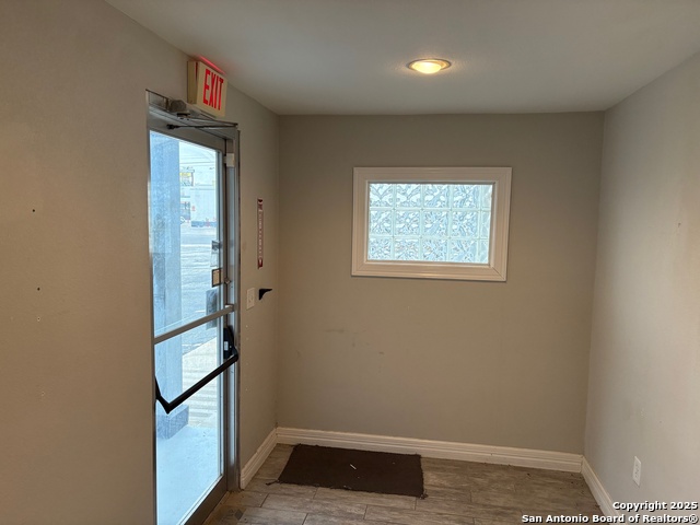 Image 11 of 13 For 2810 Hillcrest Dr