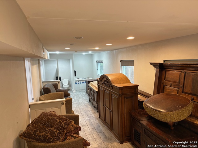 Image 12 of 13 For 2810 Hillcrest Dr