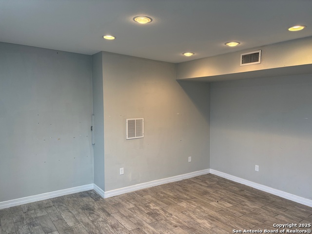 Image 6 of 13 For 2810 Hillcrest Dr