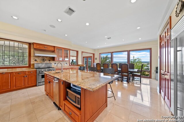 Listing photo id 14 for 169 Shores Point