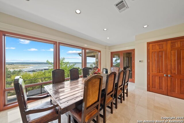 Listing photo id 16 for 169 Shores Point