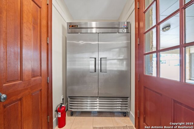 Listing photo id 18 for 169 Shores Point