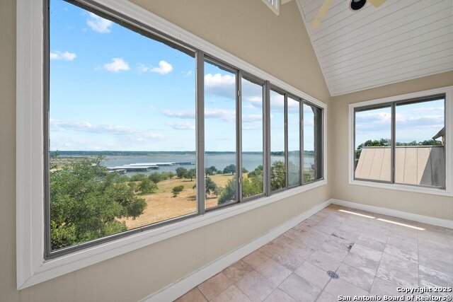 Listing photo id 24 for 169 Shores Point