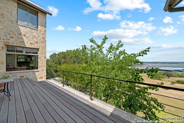 Listing photo id 40 for 169 Shores Point