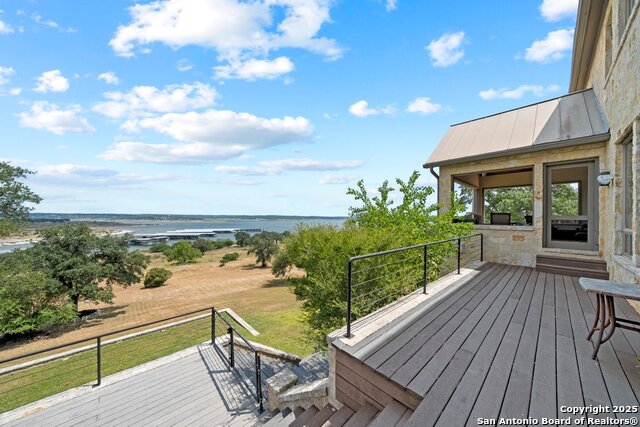 Listing photo id 41 for 169 Shores Point