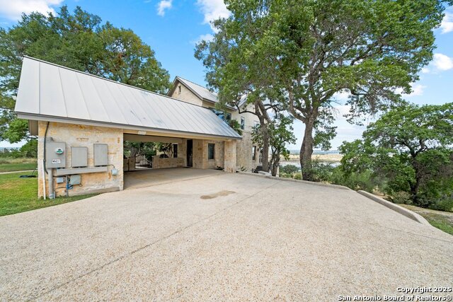 Listing photo id 46 for 169 Shores Point