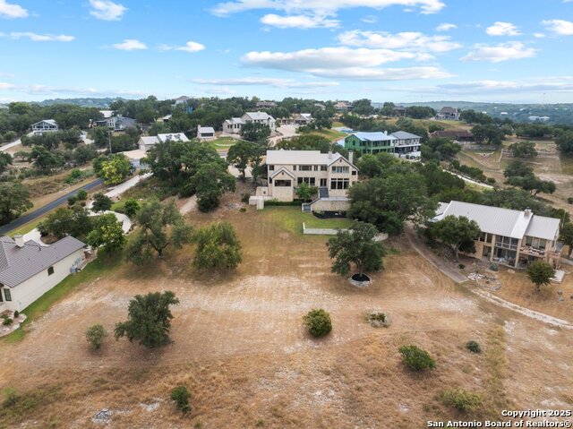Listing photo id 3 for 169 Shores Point