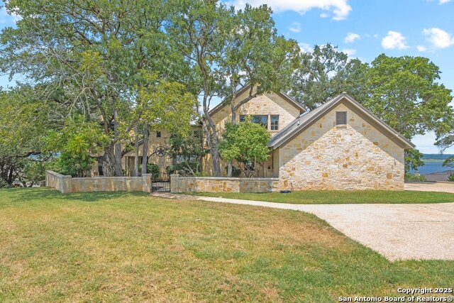 Listing photo id 6 for 169 Shores Point