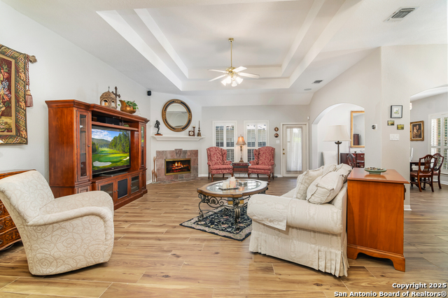 Image 11 of 48 For 6 Oakwell Farms