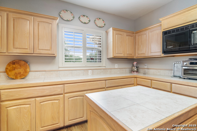 Image 20 of 48 For 6 Oakwell Farms