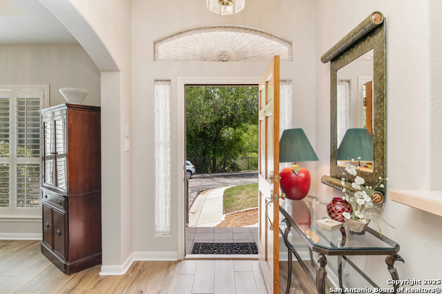 Image 4 of 48 For 6 Oakwell Farms