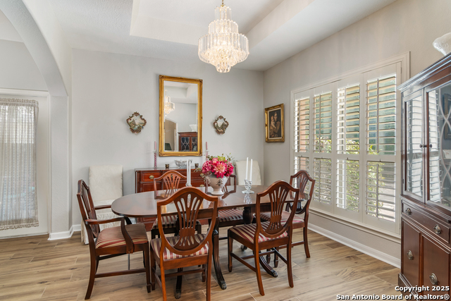 Image 5 of 48 For 6 Oakwell Farms