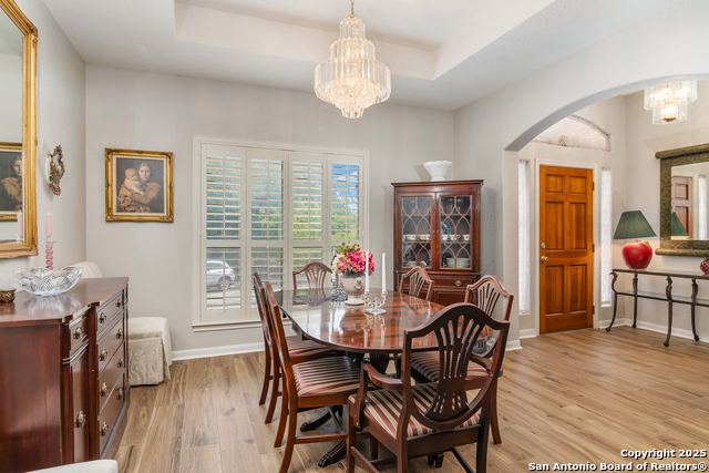 Image 6 of 48 For 6 Oakwell Farms