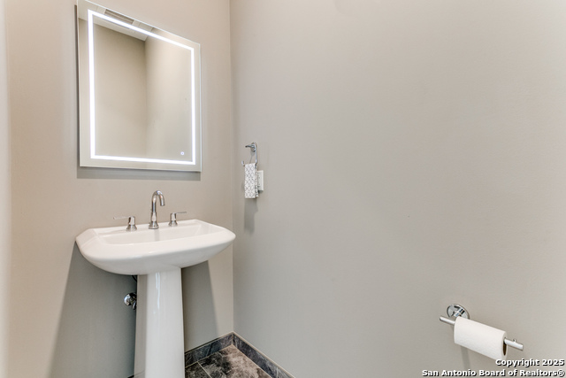 Listing photo id 10 for 123 Lexington Ave 1610