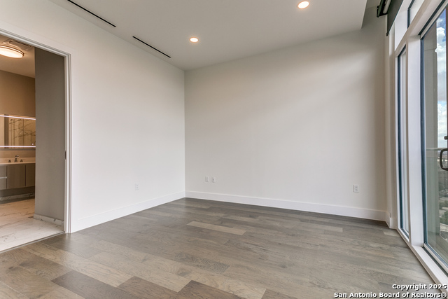 Listing photo id 13 for 123 Lexington Ave 1610