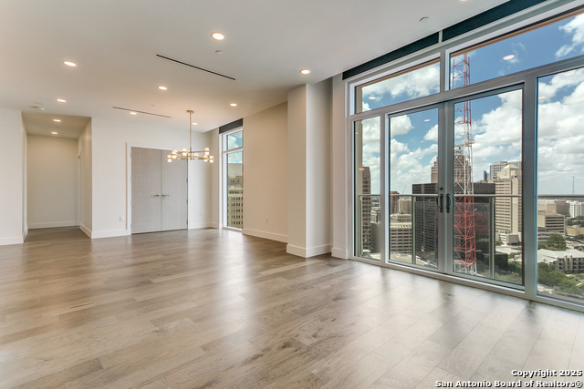 Listing photo id 2 for 123 Lexington Ave 1610