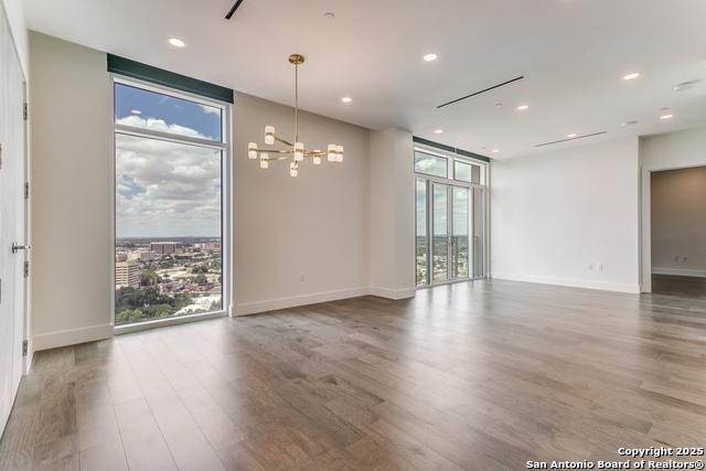 Listing photo id 3 for 123 Lexington Ave 1610