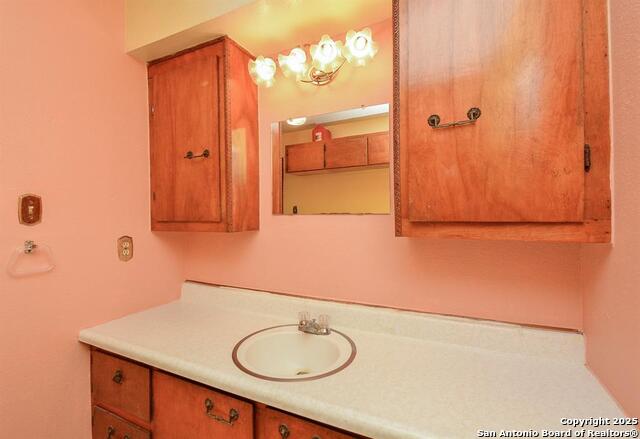 Listing photo id 9 for 6646 1-2 Lodge