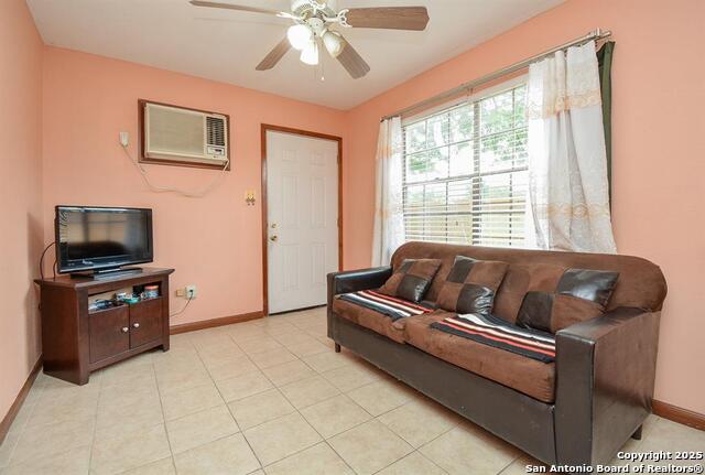 Listing photo id 2 for 6646 1-2 Lodge