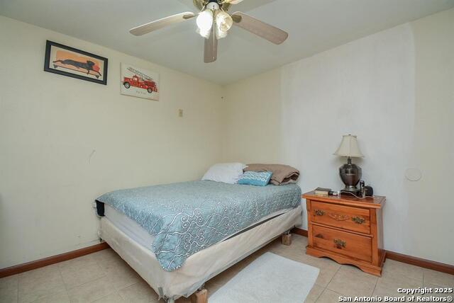 Listing photo id 7 for 6646 1-2 Lodge