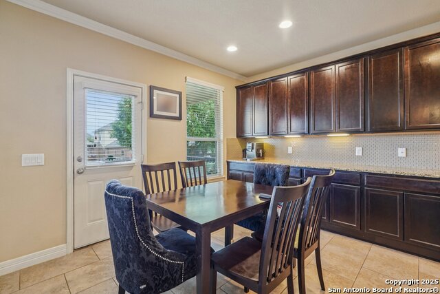 Listing photo id 12 for 8954 Highland Star