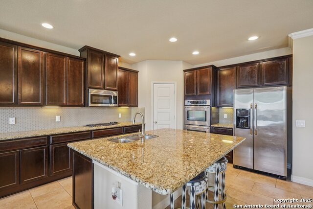 Listing photo id 14 for 8954 Highland Star