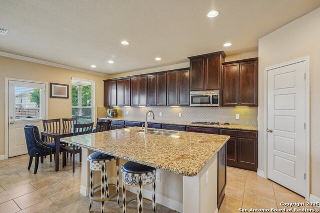 Listing photo id 15 for 8954 Highland Star