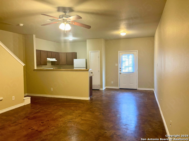 Image 5 of 14 For 8603 Kingsbury View  3