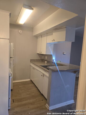 Listing photo id 1 for 170 De Chantle  Apt 7