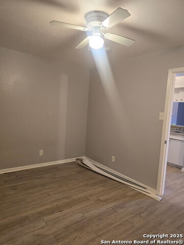 Listing photo id 2 for 170 De Chantle  Apt 7