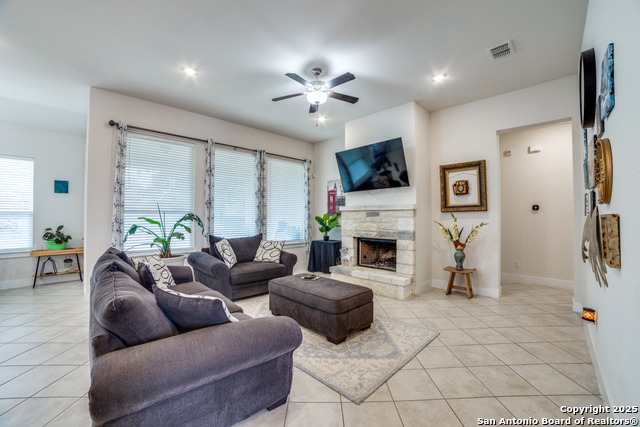 Image 4 of 23 For 383 Lilly