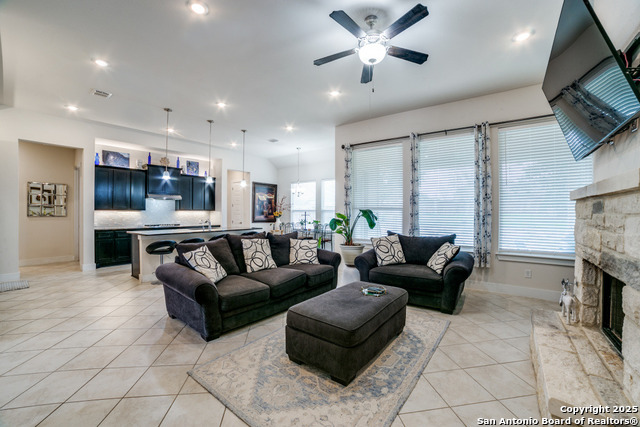 Image 5 of 23 For 383 Lilly