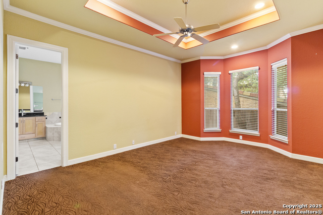 Listing photo id 7 for 3439 Monterrey Oak