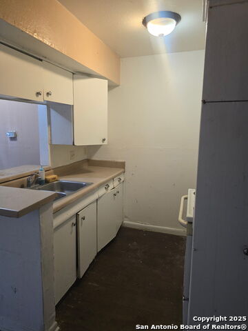 Listing photo id 0 for 170 De Chantle  Apt 7
