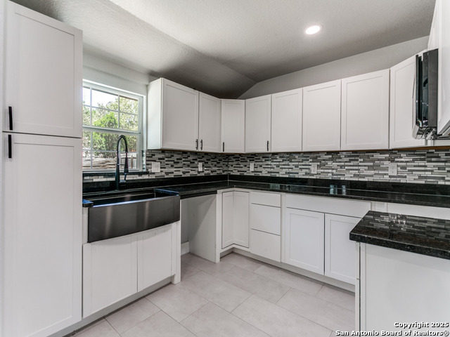 Image 14 of 27 For 5422 Cerro Vista