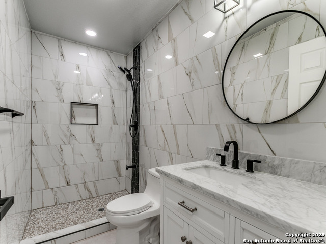 Image 18 of 27 For 5422 Cerro Vista