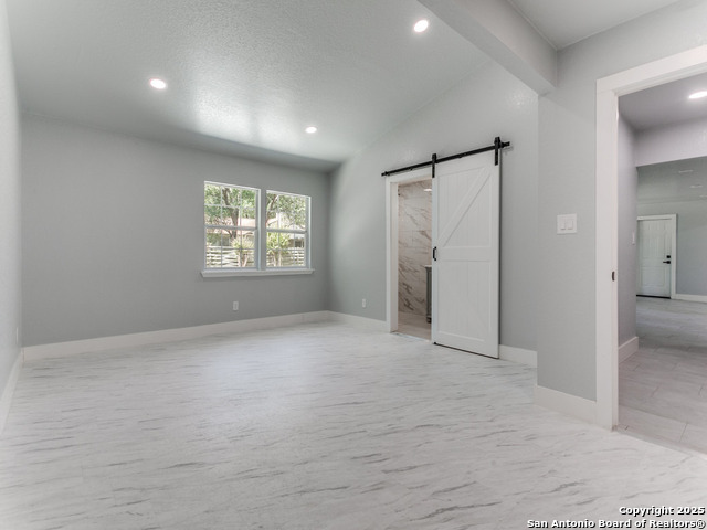 Image 20 of 27 For 5422 Cerro Vista