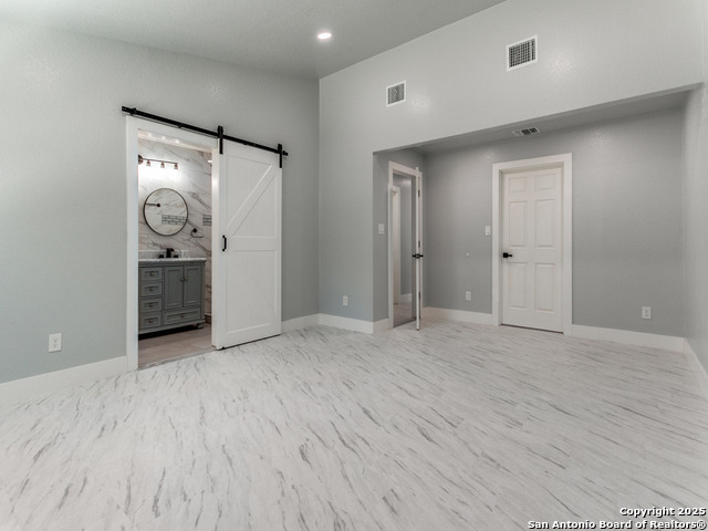 Image 21 of 27 For 5422 Cerro Vista
