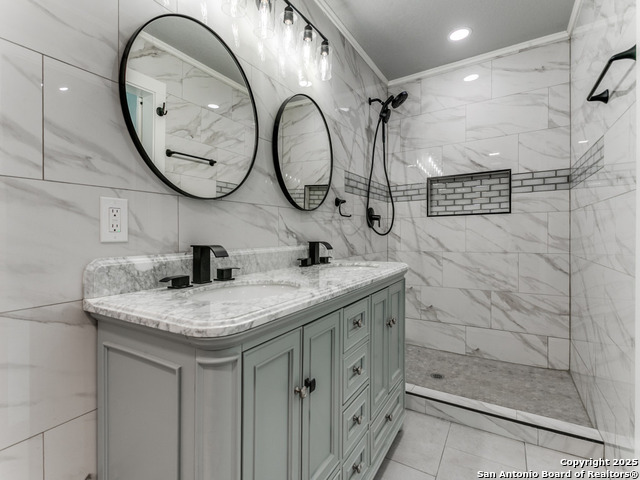 Image 22 of 27 For 5422 Cerro Vista