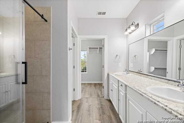 Listing photo id 15 for 100 Jasper Ln