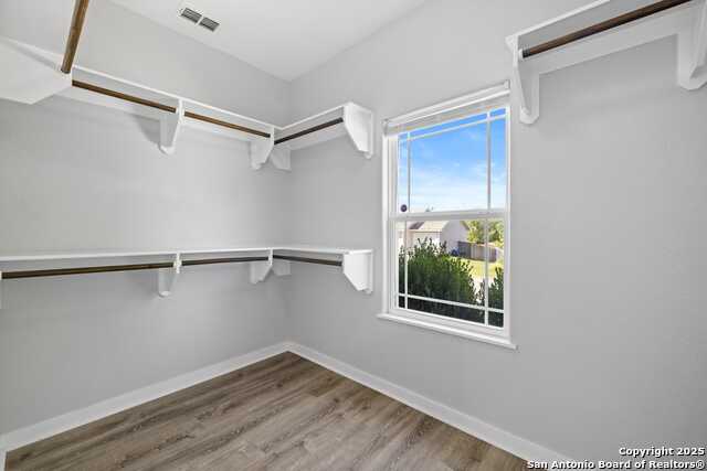 Listing photo id 16 for 100 Jasper Ln