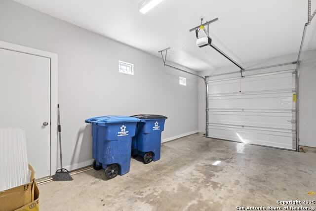 Listing photo id 20 for 100 Jasper Ln