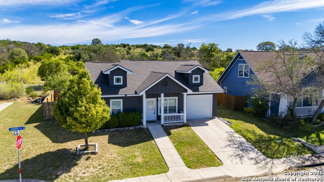 Listing photo id 3 for 100 Jasper Ln