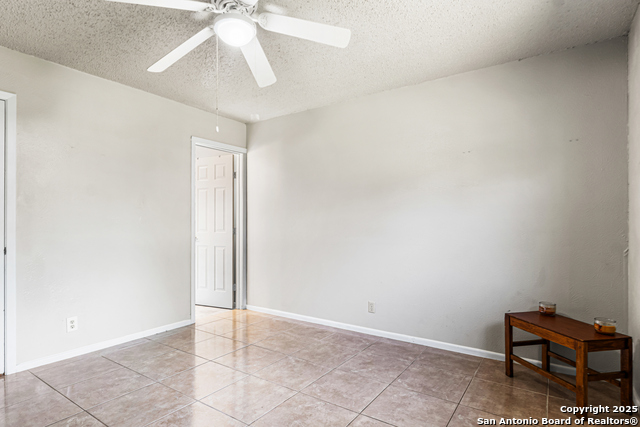 Image 10 of 18 For 9379 Valley Bnd